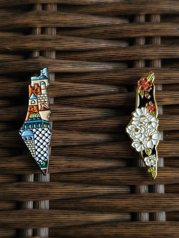 Palestine poppy brooch/pin